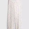 Pantaloni de pijama cu nervuri și imprimeu fluture Pantaloni de pijama cu nervuri și imprimeu fluture