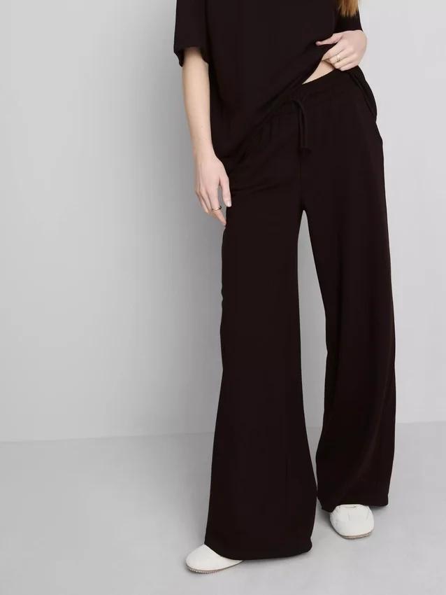 Pantaloni de trening cu croi larg, cu conținut ridicat de bumbac Pantaloni de trening cu croi larg, cu conținut ridicat de bumbac