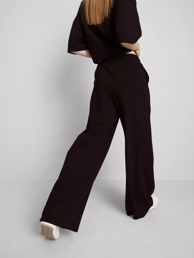 Pantaloni de trening cu croi larg, cu conținut ridicat de bumbac Pantaloni de trening cu croi larg, cu conținut ridicat de bumbac