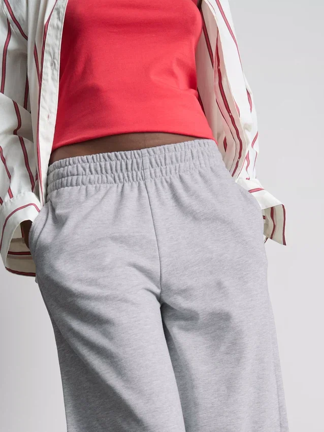 Pantaloni de Trening cu croi larg, plisați, cu conținut ridicat de bumbac Pantaloni de Trening cu croi larg, plisați, cu conținut ridicat de bumbac