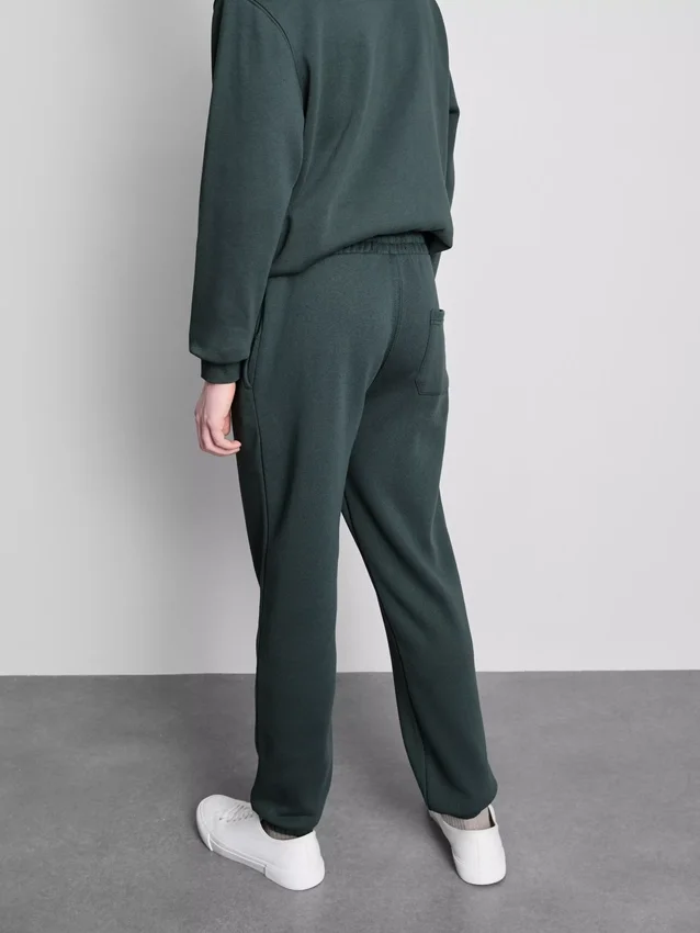 Pantaloni de trening cu manșete Pantaloni de trening cu manșete