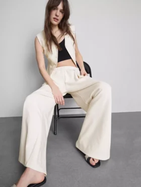 Pantaloni de trening din amestec de bumbac, cu croi larg