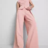 Pantaloni de trening din amestec de bumbac, cu croi larg Pantaloni de trening din amestec de bumbac, cu croi larg