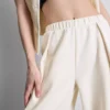 Pantaloni de trening din amestec de bumbac, cu croi larg Pantaloni de trening din amestec de bumbac, cu croi larg