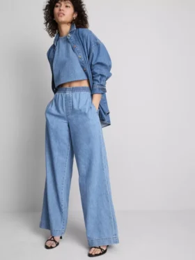 Pantaloni de trening din denim de bumbac, cu croi larg