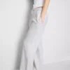 Pantaloni de trening esențiali cu croi drept Pantaloni de trening esențiali cu croi drept