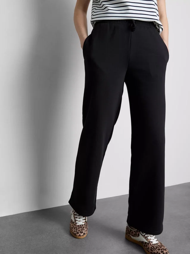 Pantaloni de trening esențiali cu croi drept Pantaloni de trening esențiali cu croi drept