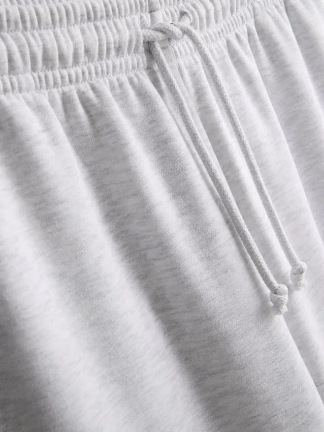 Pantaloni de trening esențiali cu croi drept Pantaloni de trening esențiali cu croi drept