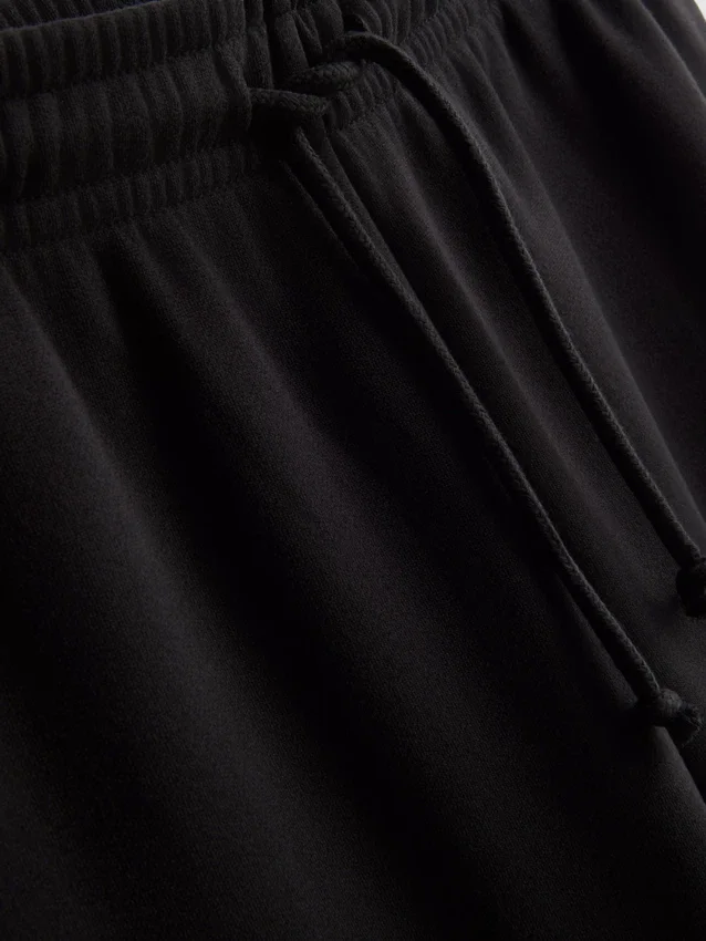 Pantaloni de trening esențiali cu croi drept Pantaloni de trening esențiali cu croi drept