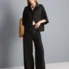 Pantaloni din satin cu croi drept și textură Pantaloni din satin cu croi drept și textură