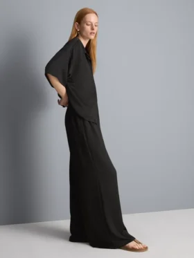 Pantaloni din satin cu croi drept și textură