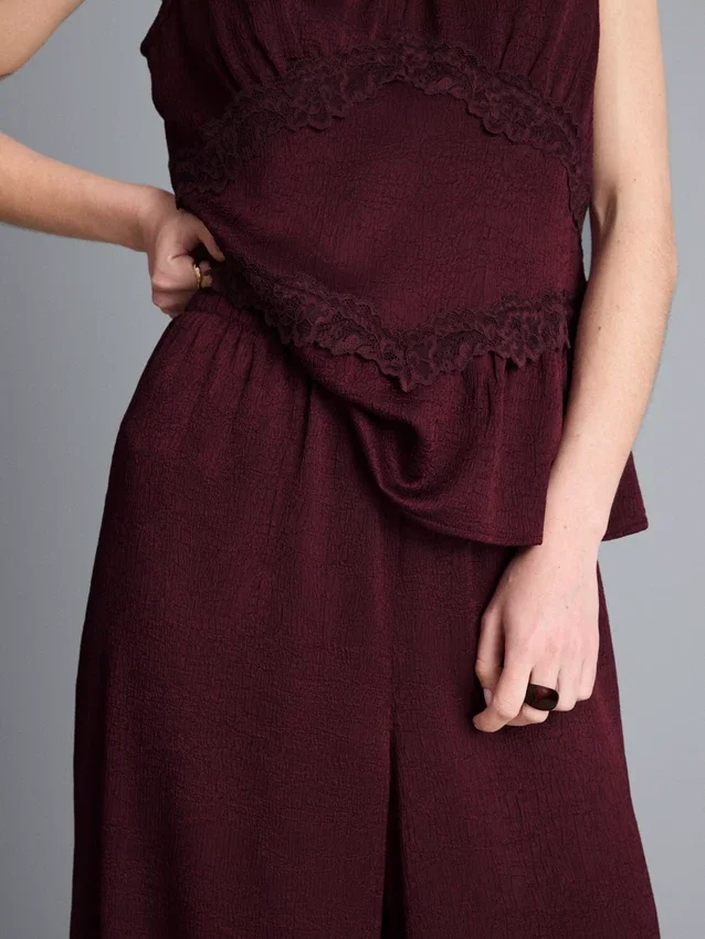Pantaloni din satin cu croi drept și textură Pantaloni din satin cu croi drept și textură