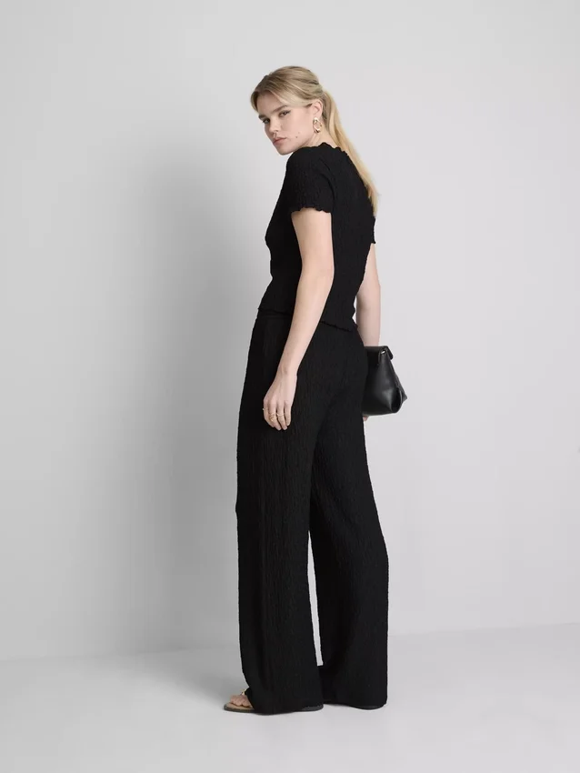 Pantaloni drepți cu șnur, cu aspect șifonat Pantaloni drepți cu șnur, cu aspect șifonat