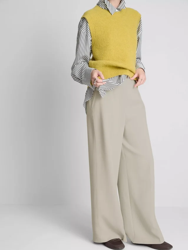 Pantaloni eleganți cu croi larg Pantaloni eleganți cu croi larg