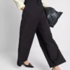 Pantaloni eleganți cu croi larg Pantaloni eleganți cu croi larg