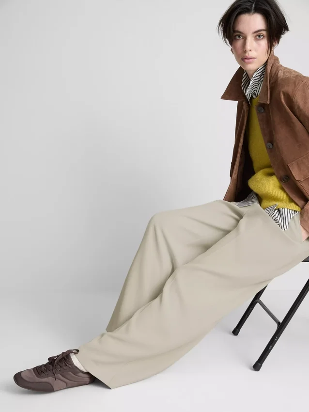 Pantaloni eleganți cu croi larg Pantaloni eleganți cu croi larg
