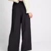 Pantaloni eleganți cu croi larg Pantaloni eleganți cu croi larg