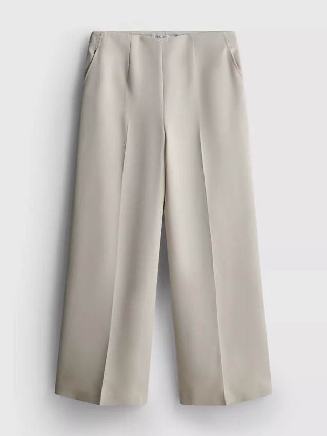 Pantaloni eleganți cu croi larg Pantaloni eleganți cu croi larg