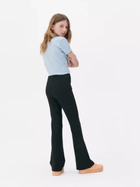 Pantaloni evazați cu nervuri
