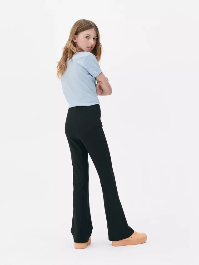 Pantaloni evazați cu nervuri Pantaloni evazați cu nervuri