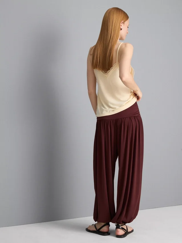 Pantaloni harem drapați Pantaloni harem drapați