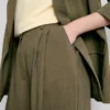 Pantaloni largi, cu textură și talie medie Pantaloni largi, cu textură și talie medie