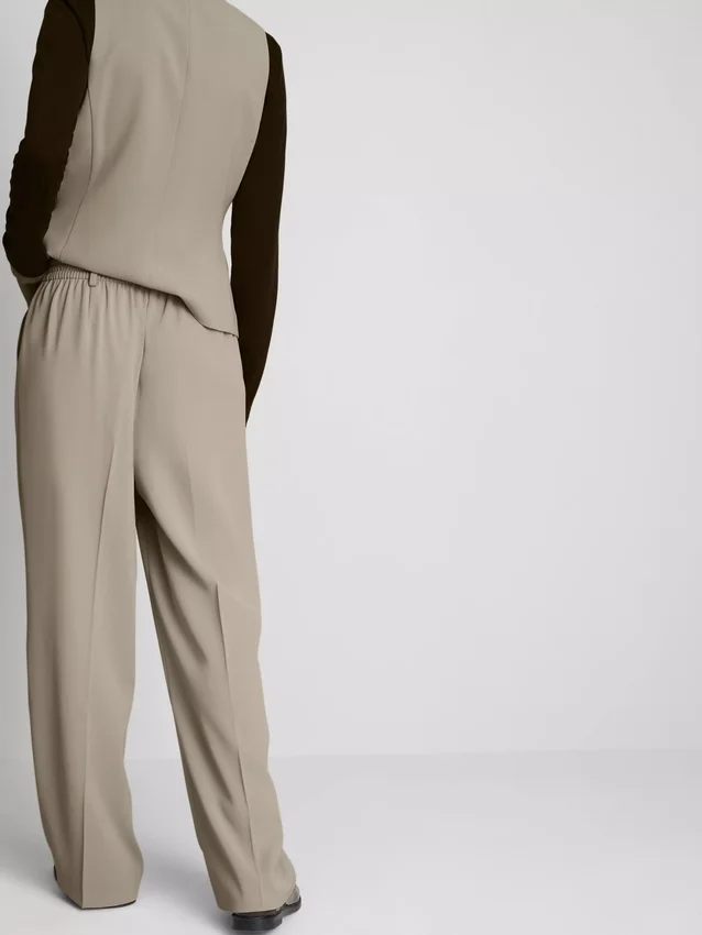 Pantaloni Lila cu croi drept Pantaloni Lila cu croi drept