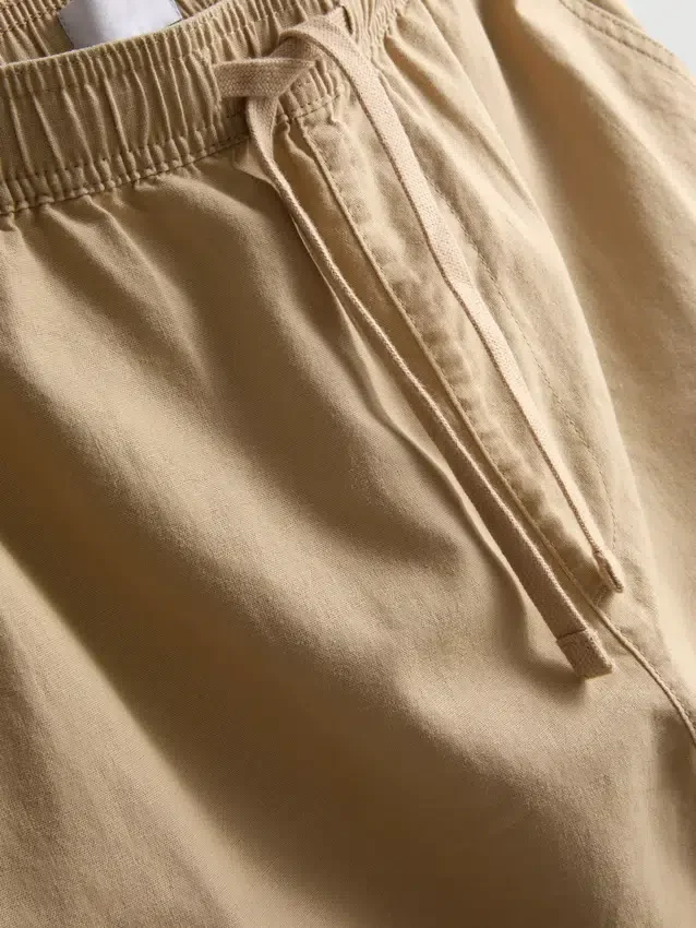 Pantaloni scurți cargo din amestec de in Pantaloni scurți cargo din amestec de in