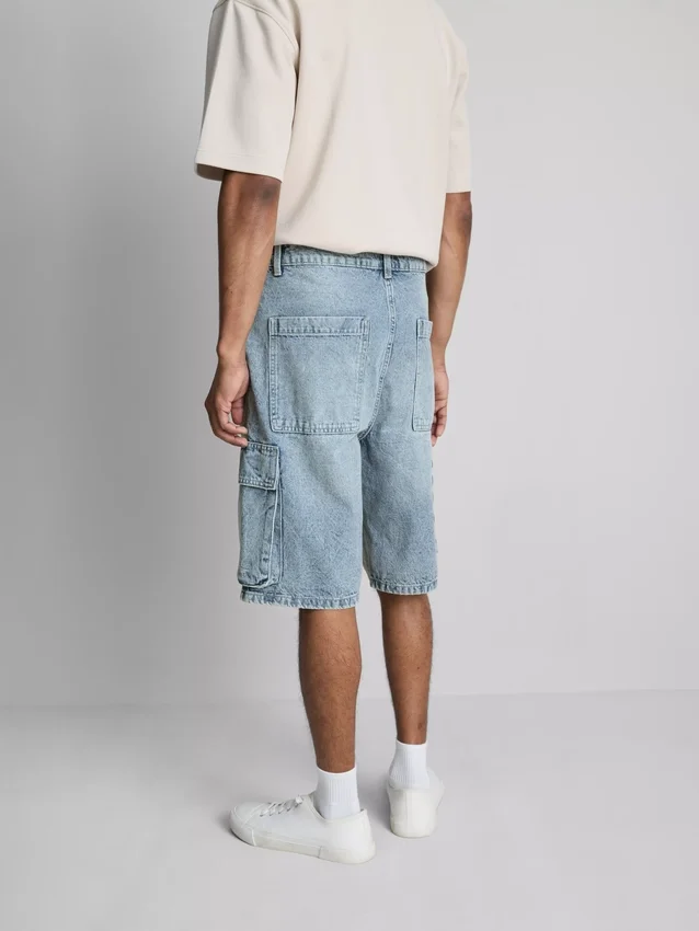 Pantaloni scurți cargo din denim Pantaloni scurți cargo din denim