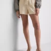 Pantaloni scurți cu curea, fără nasturi Pantaloni scurți cu curea, fără nasturi