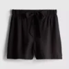 Pantaloni scurți cu curea, fără nasturi Pantaloni scurți cu curea, fără nasturi