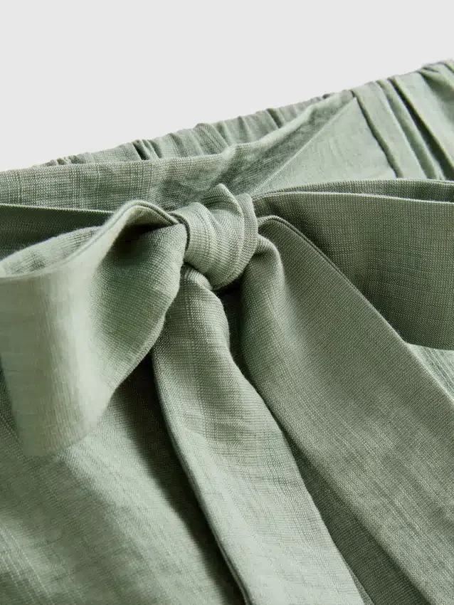Pantaloni scurți cu curea, fără nasturi Pantaloni scurți cu curea, fără nasturi