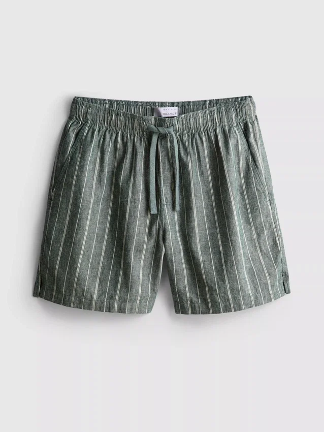 Pantaloni scurți cu dungi din amestec de in Pantaloni scurți cu dungi din amestec de in