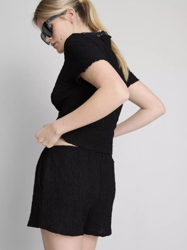 Pantaloni scurți cu șnur, cu aspect șifonat Pantaloni scurți cu șnur, cu aspect șifonat