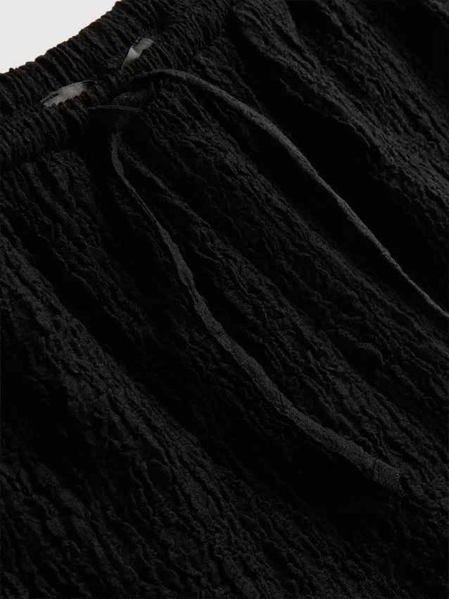 Pantaloni scurți cu șnur, cu aspect șifonat Pantaloni scurți cu șnur, cu aspect șifonat