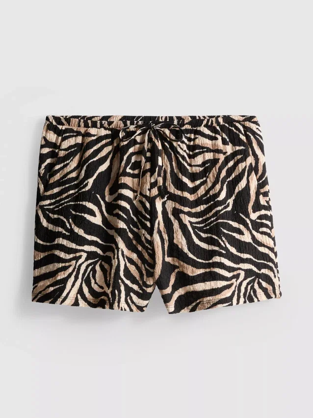 Pantaloni scurți cu textură șifonată și imprimeu Pantaloni scurți cu textură șifonată și imprimeu