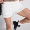 Pantaloni scurți cu volane Pantaloni scurți cu volane