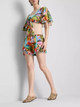 Pantaloni scurți cu volane și imprimeu tropical