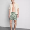 Pantaloni scurți de baie cu imprimeu floral și cordon de strângere