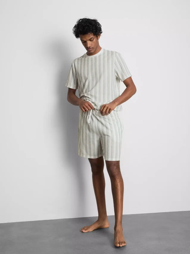 Pantaloni scurți de pijama cu dungi Pantaloni scurți de pijama cu dungi
