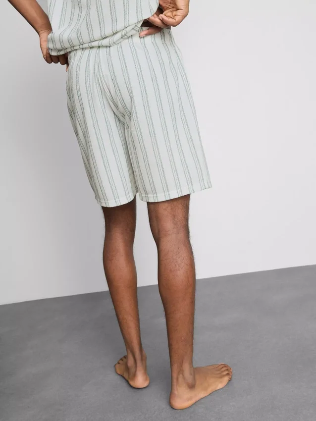Pantaloni scurți de pijama cu dungi Pantaloni scurți de pijama cu dungi
