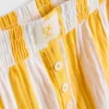 Pantaloni scurți de pijama cu dungi și volane, ideali pentru relaxare