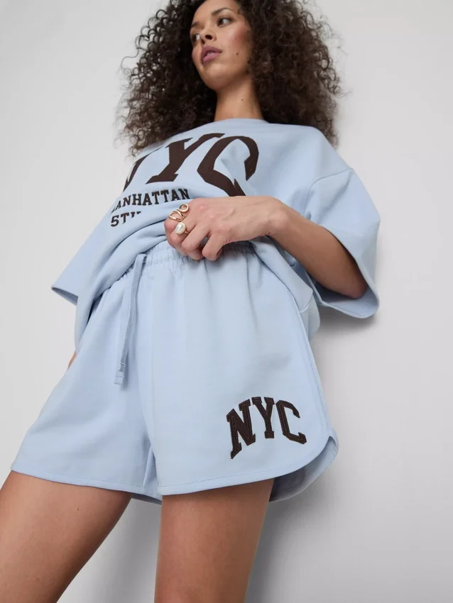 Pantaloni scurți de relaxare din bumbac, în stil NYC Pantaloni scurți de relaxare din bumbac, în stil NYC
