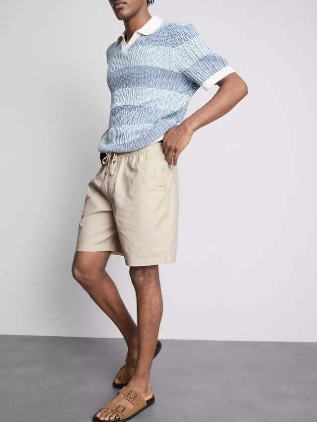 Pantaloni scurți din amestec de in, cu șnur Pantaloni scurți din amestec de in, cu șnur