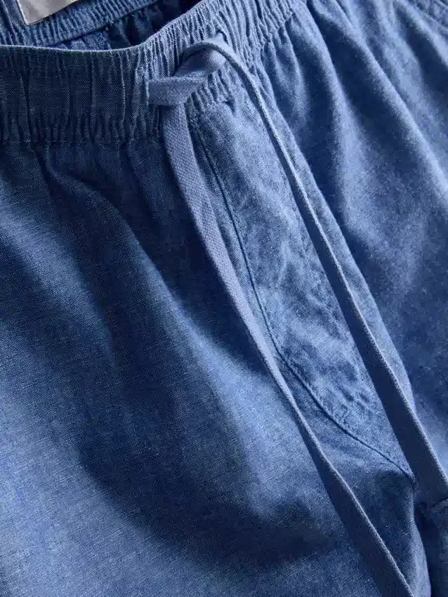 Pantaloni scurți din amestec de in, cu șnur Pantaloni scurți din amestec de in, cu șnur