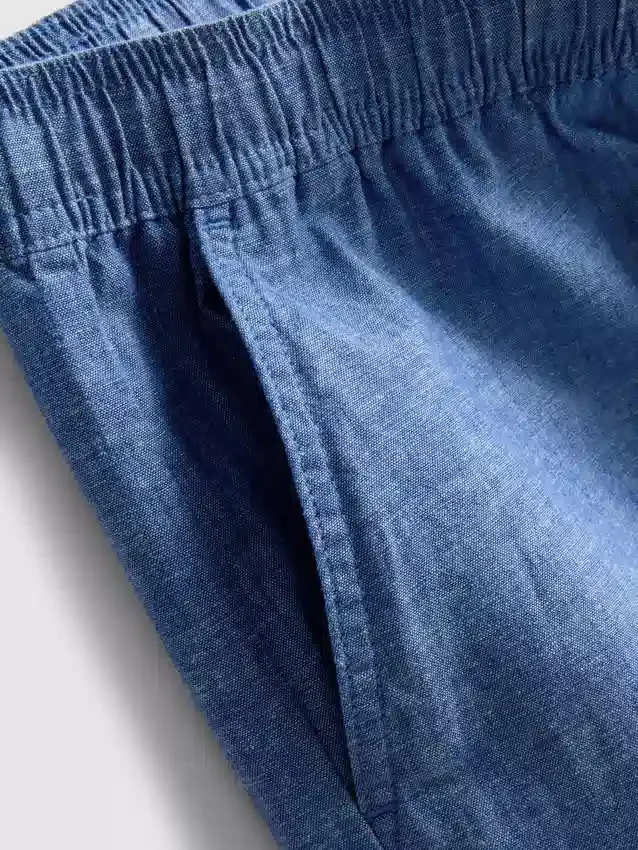 Pantaloni scurți din amestec de in, cu șnur Pantaloni scurți din amestec de in, cu șnur
