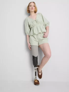 Pantaloni scurți din bumbac cu dungi, tip seersucker Pantaloni scurți din bumbac cu dungi, tip seersucker