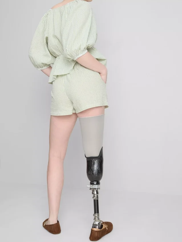Pantaloni scurți din bumbac cu dungi, tip seersucker Pantaloni scurți din bumbac cu dungi, tip seersucker
