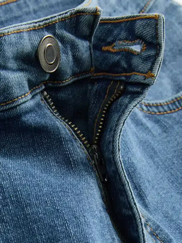 Pantaloni scurți din denim cu croială dreaptă Pantaloni scurți din denim cu croială dreaptă