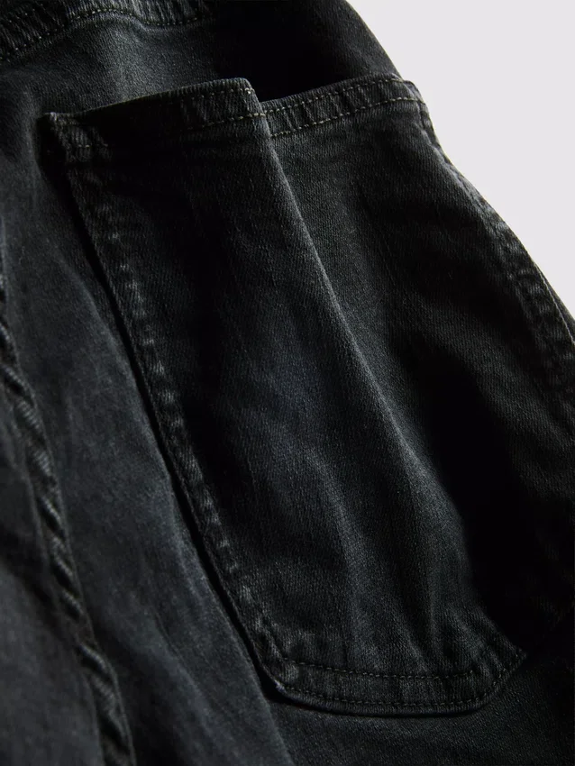 Pantaloni scurți din denim cu croială dreaptă Pantaloni scurți din denim cu croială dreaptă